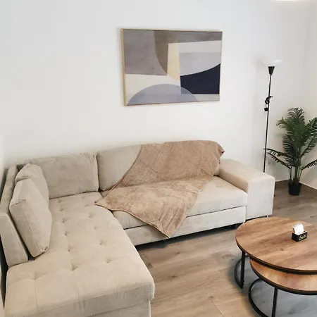 Coral Apartment *