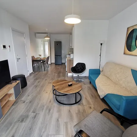 Coral Apartment *