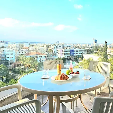 Coral Apartment *