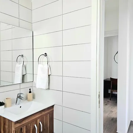 Coral Apartment *