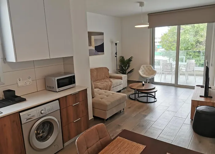 Coral Ларнака